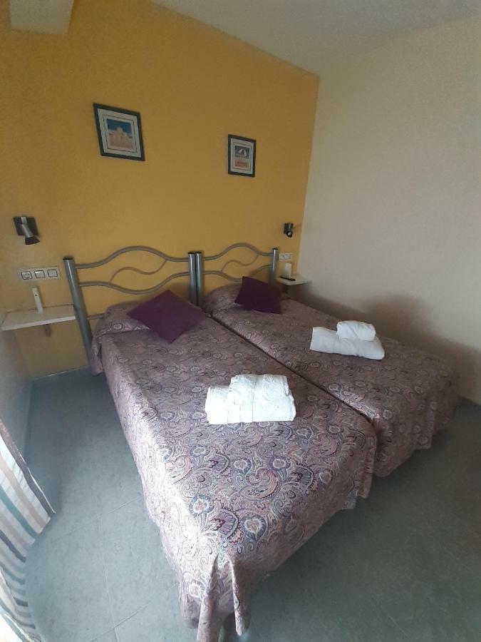 Hostal Puig Rom Roses Ngoại thất bức ảnh